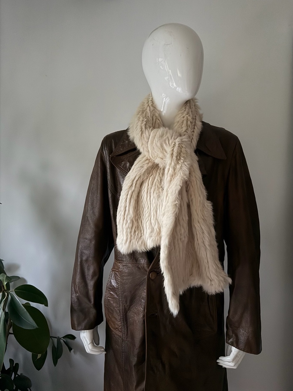 Danier Cream Faux Fur Scarf - Picture 9 of 10